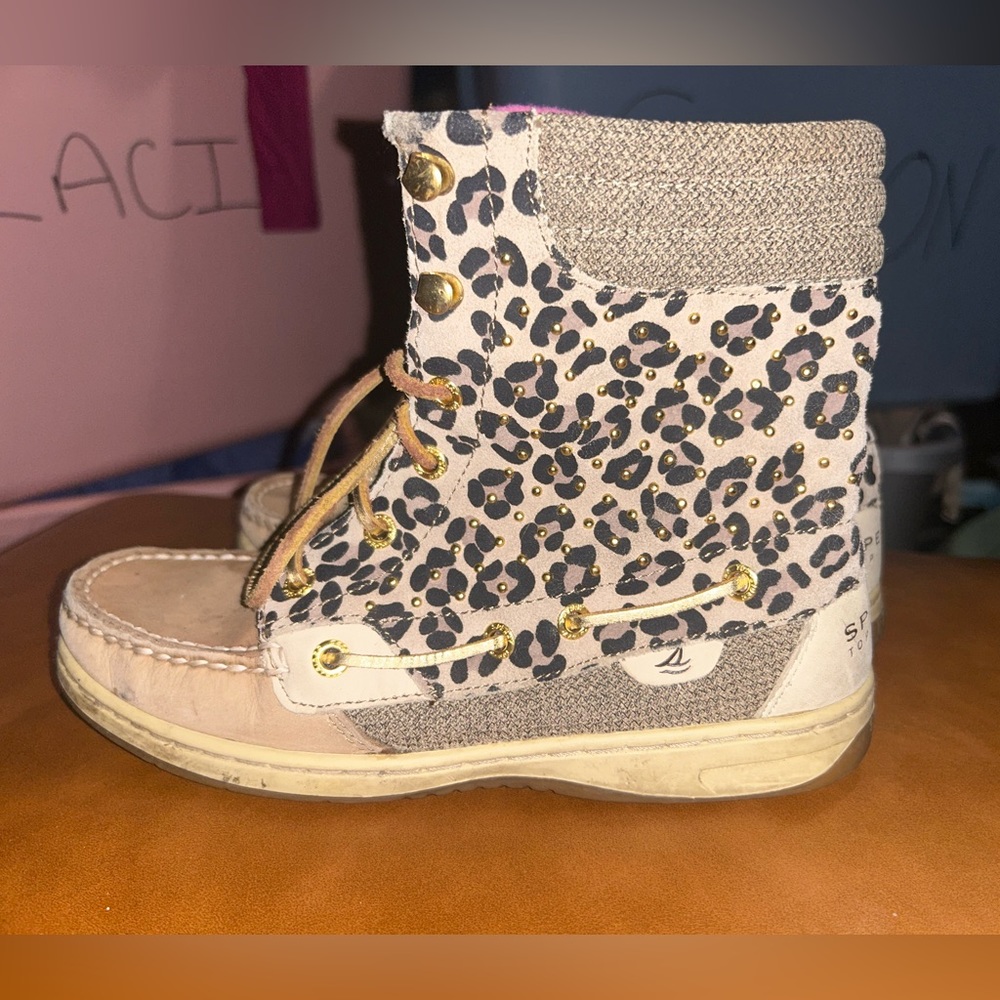 Leopard Sperry size 6.5 gently used
